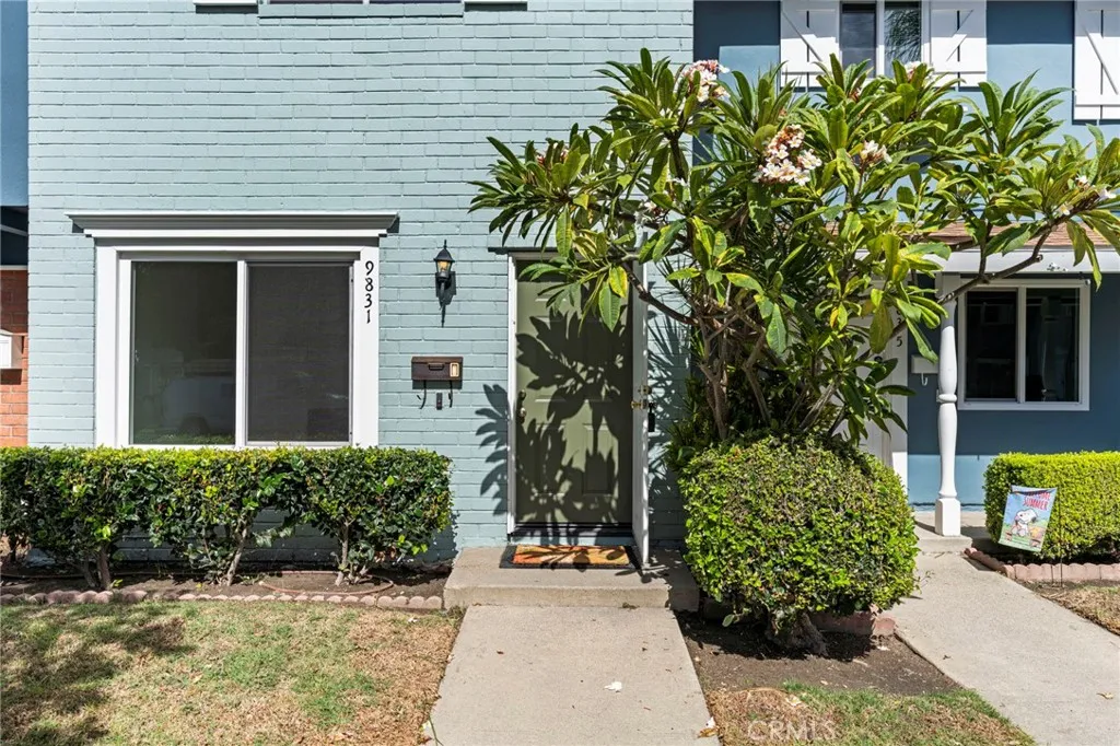 9831 9831 Continental Dr., Huntington Beach, California 92646 home-pic-2