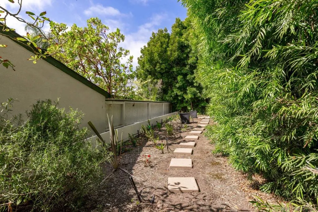 6411 Dowling Dr, La Jolla, California 92037 home-pic-39