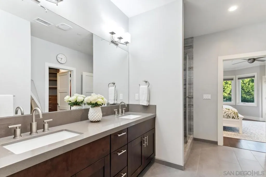 6411 Dowling Dr, La Jolla, California 92037 home-pic-25