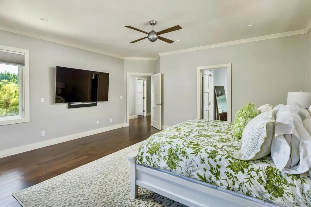 6411 Dowling Dr, La Jolla, California 92037 home-pic-23