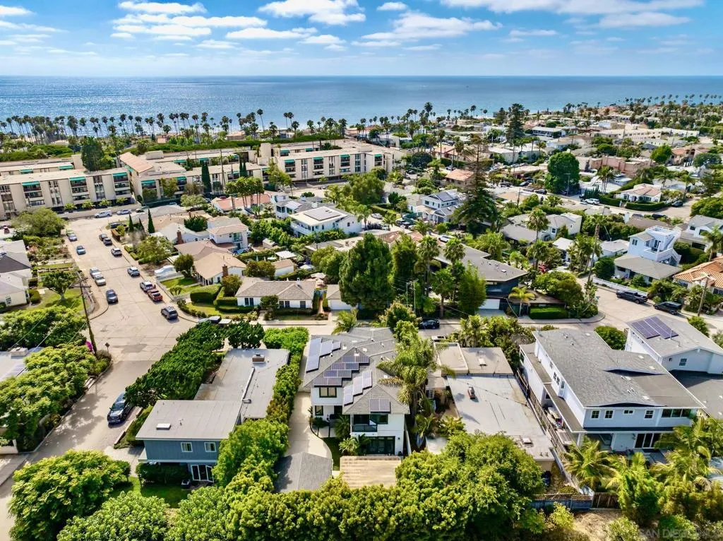 6411 Dowling Dr, La Jolla, California 92037 home-pic-11