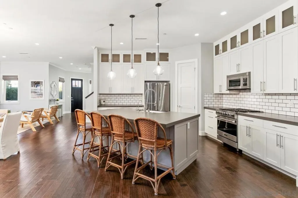 6411 Dowling Dr, La Jolla, California 92037 home-pic-52