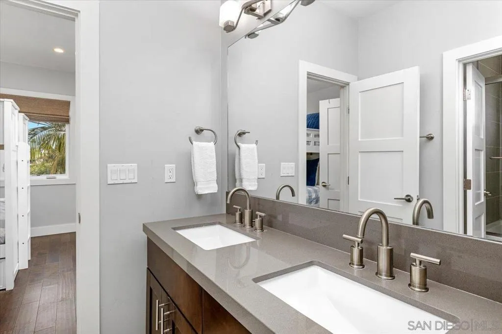 6411 Dowling Dr, La Jolla, California 92037 home-pic-34