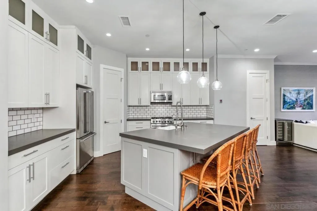 6411 Dowling Dr, La Jolla, California 92037 home-pic-53
