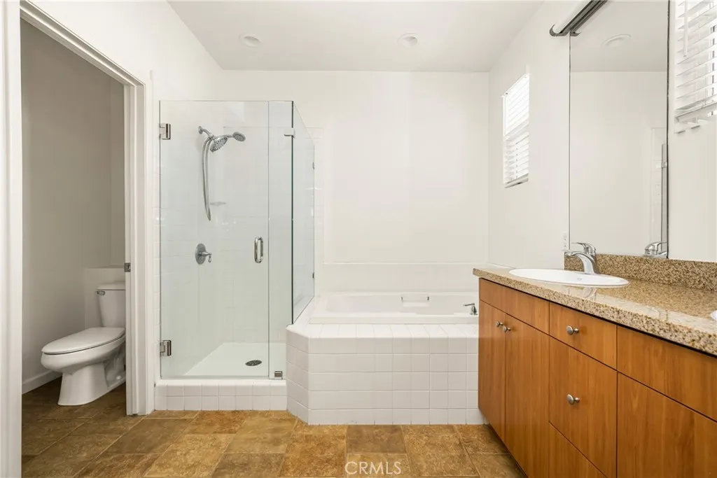 320 E Jeanette Lane, Santa Ana, California 92705 home-pic-29
