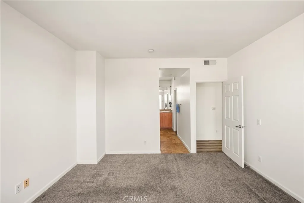 320 E Jeanette Lane, Santa Ana, California 92705 home-pic-27