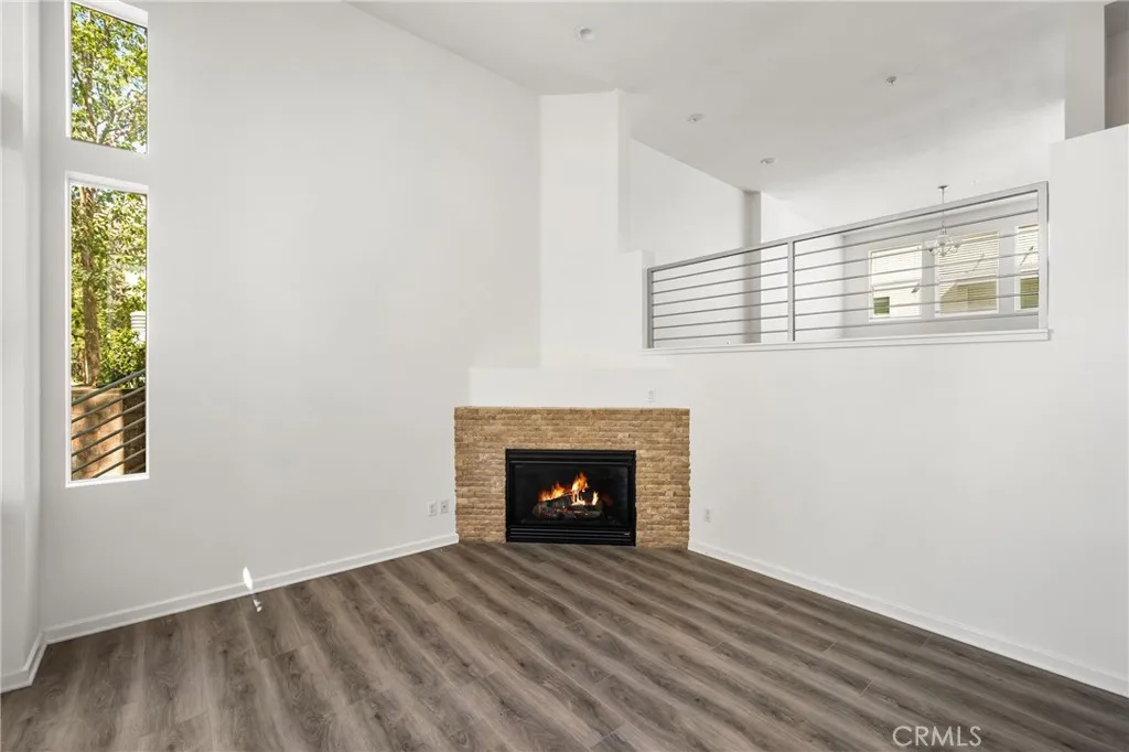 320 E Jeanette Lane, Santa Ana, California 92705 home-pic-6