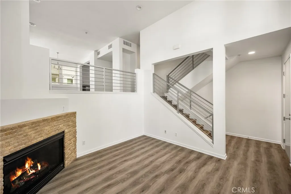 320 E Jeanette Lane, Santa Ana, California 92705 home-pic-8