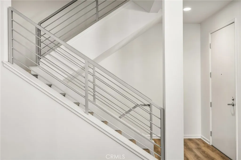 320 E Jeanette Lane, Santa Ana, California 92705 home-pic-9