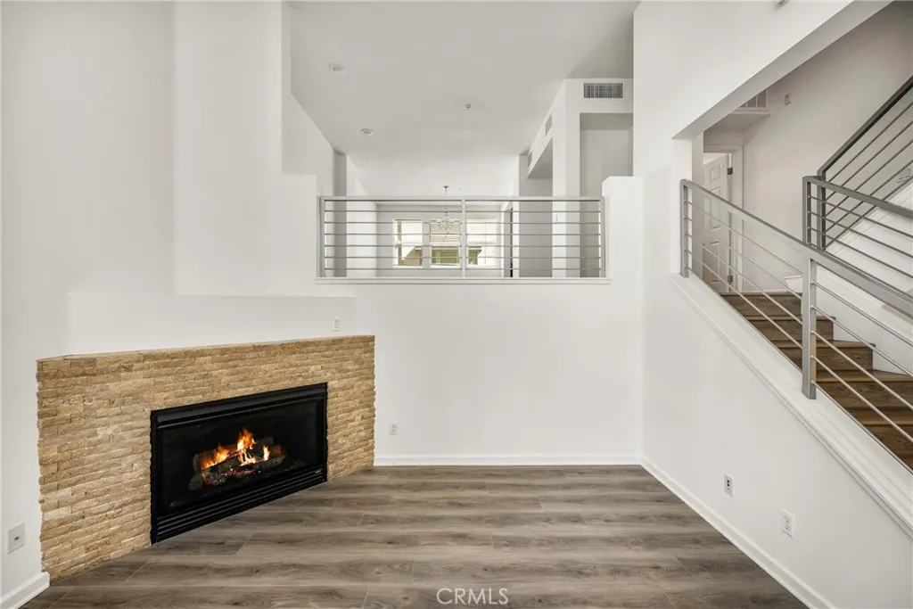 320 E Jeanette Lane, Santa Ana, California 92705 home-pic-7