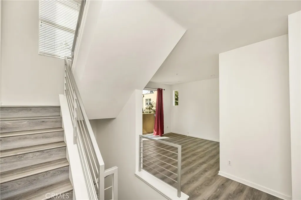 320 E Jeanette Lane, Santa Ana, California 92705 home-pic-21