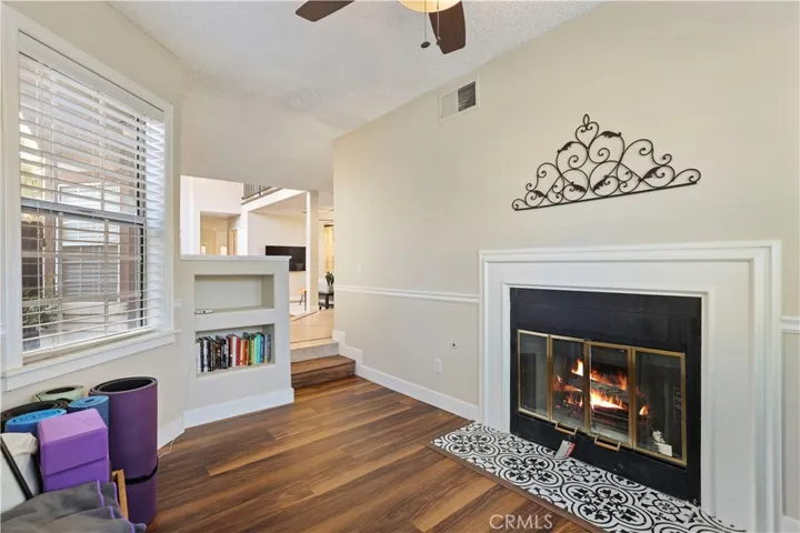 Formal sitting room with fireplace