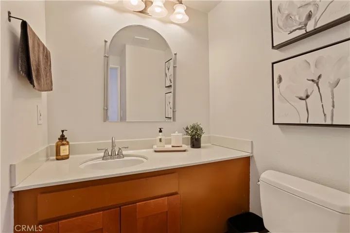 19752 Collins, Canyon Country, California 91351