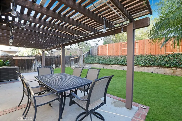 19752 Collins, Canyon Country, California 91351