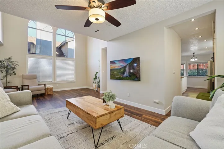 19752 Collins, Canyon Country, California 91351