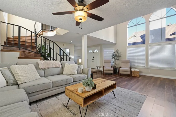 19752 Collins, Canyon Country, California 91351