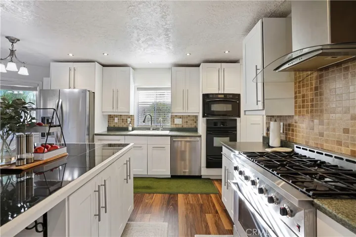 19752 Collins, Canyon Country, California 91351