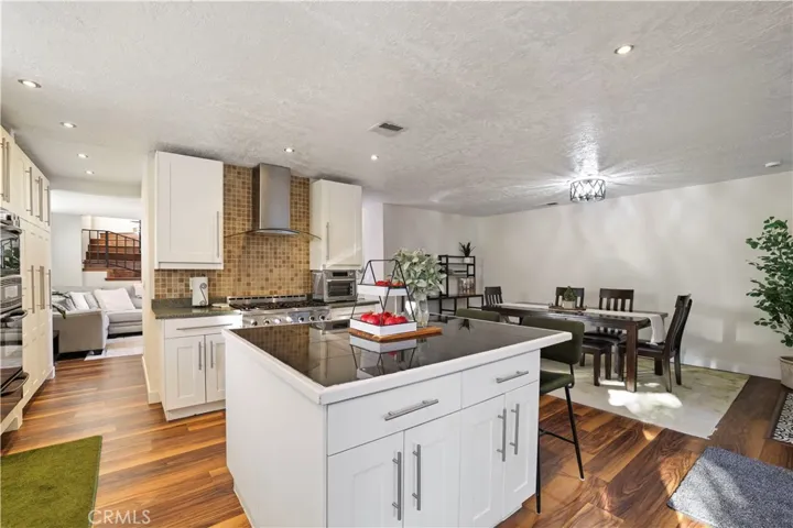 19752 Collins, Canyon Country, California 91351