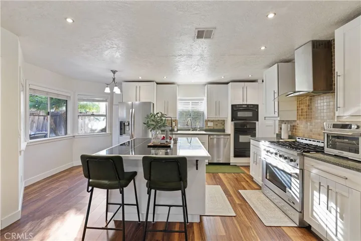 19752 Collins, Canyon Country, California 91351