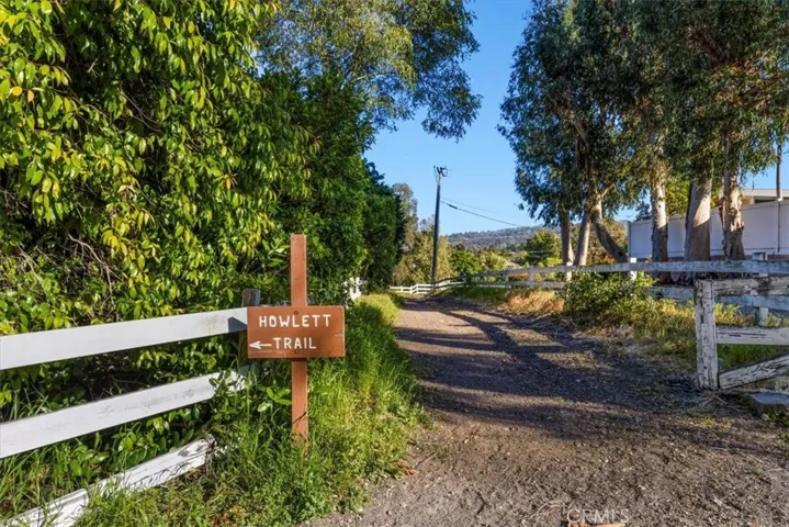 10 Wildhorse Lane, Rolling Hills Estates, California 90274