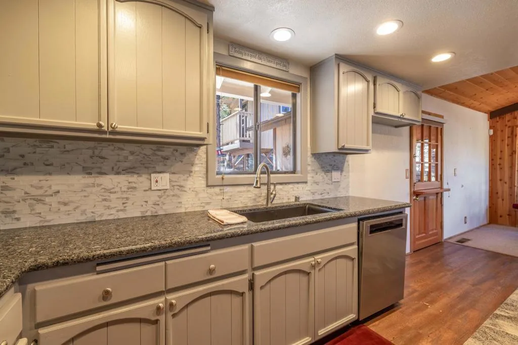 1411 Klamath Road, Big Bear, California 92314 home-pic-21