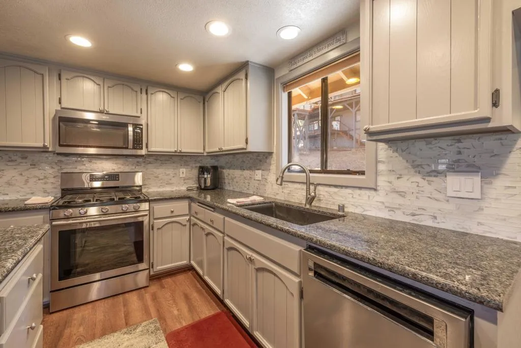 1411 Klamath Road, Big Bear, California 92314 home-pic-22