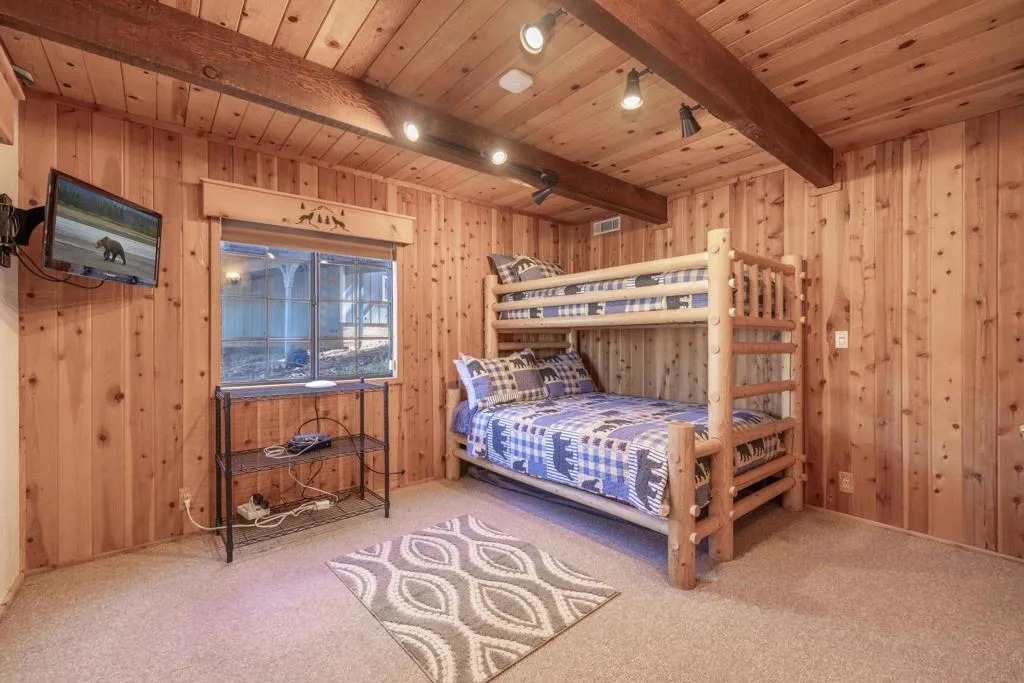1411 Klamath Road, Big Bear, California 92314 home-pic-41