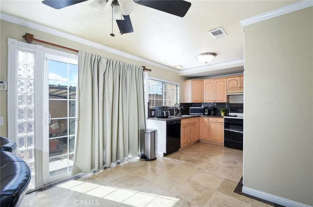 5033 Brooklawn, Riverside, California 92504 home-pic-8