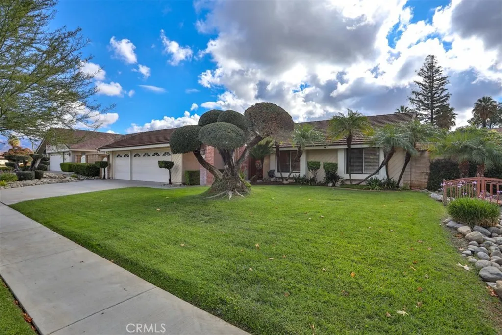 1556 Gary, Redlands, California 92374 home-pic-1