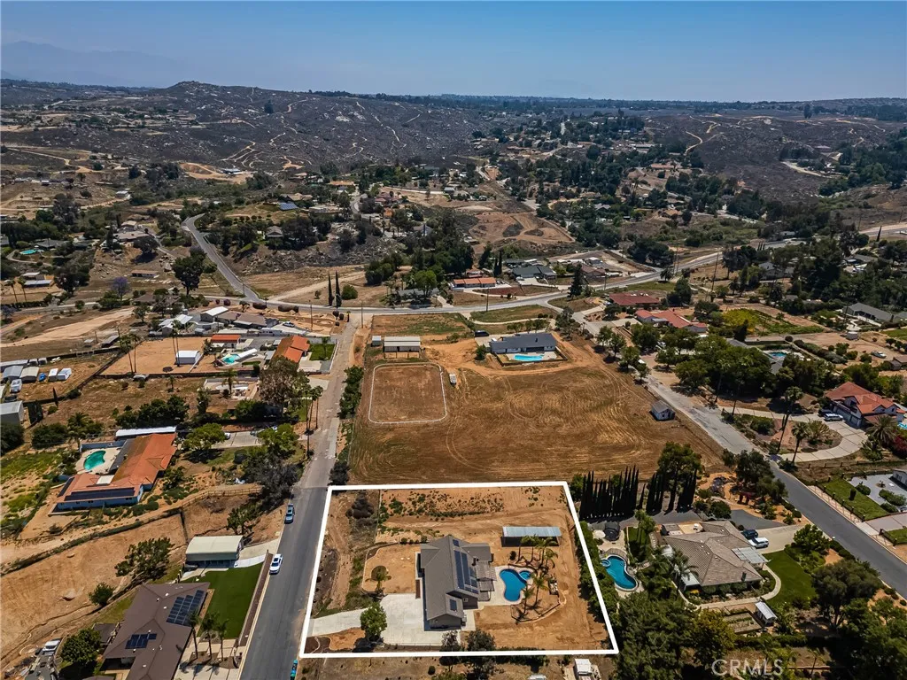 16481 Valle Vista Way, Riverside, California 92506 home-pic-72