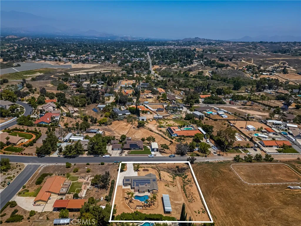 16481 Valle Vista Way, Riverside, California 92506 home-pic-63