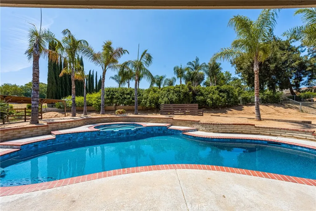 16481 Valle Vista Way, Riverside, California 92506 home-pic-46