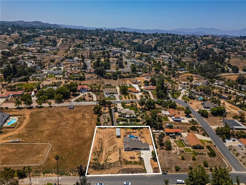16481 Valle Vista Way, Riverside, California 92506 home-pic-67