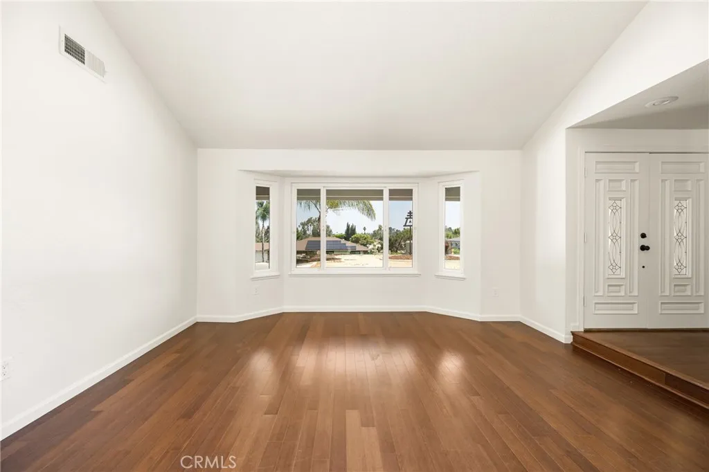 16481 Valle Vista Way, Riverside, California 92506 home-pic-18