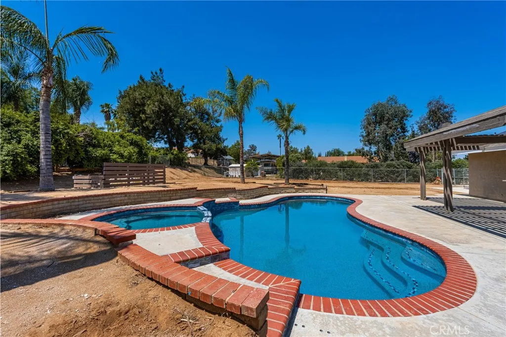 16481 Valle Vista Way, Riverside, California 92506 home-pic-49