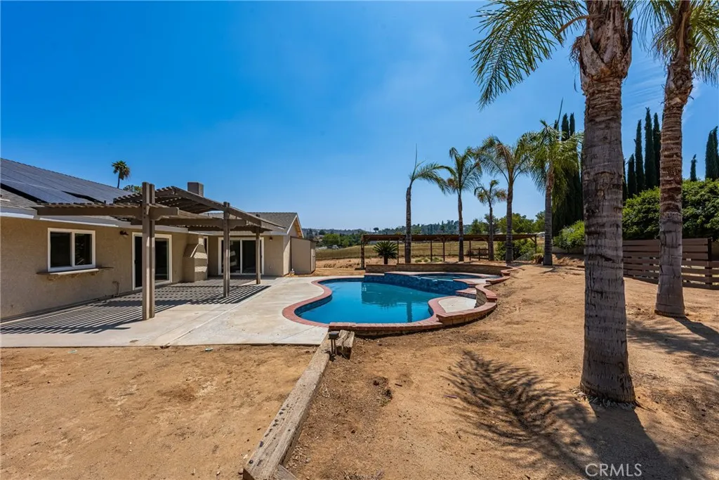 16481 Valle Vista Way, Riverside, California 92506 home-pic-48