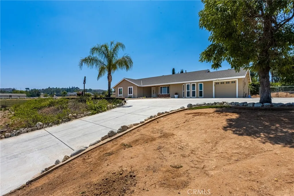 16481 Valle Vista Way, Riverside, California 92506 home-pic-60