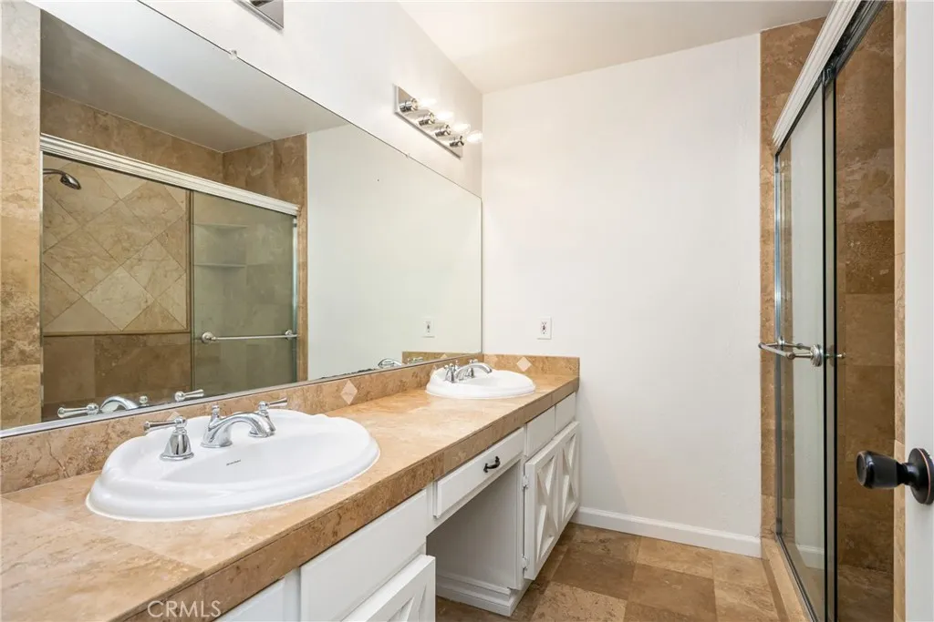 16481 Valle Vista Way, Riverside, California 92506 home-pic-32
