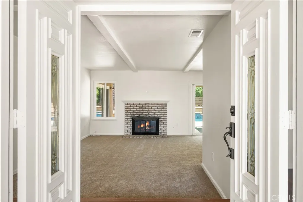 16481 Valle Vista Way, Riverside, California 92506 home-pic-6