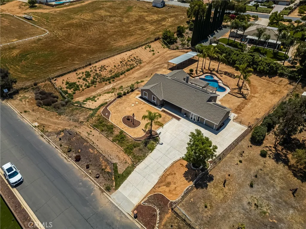 16481 Valle Vista Way, Riverside, California 92506 home-pic-2
