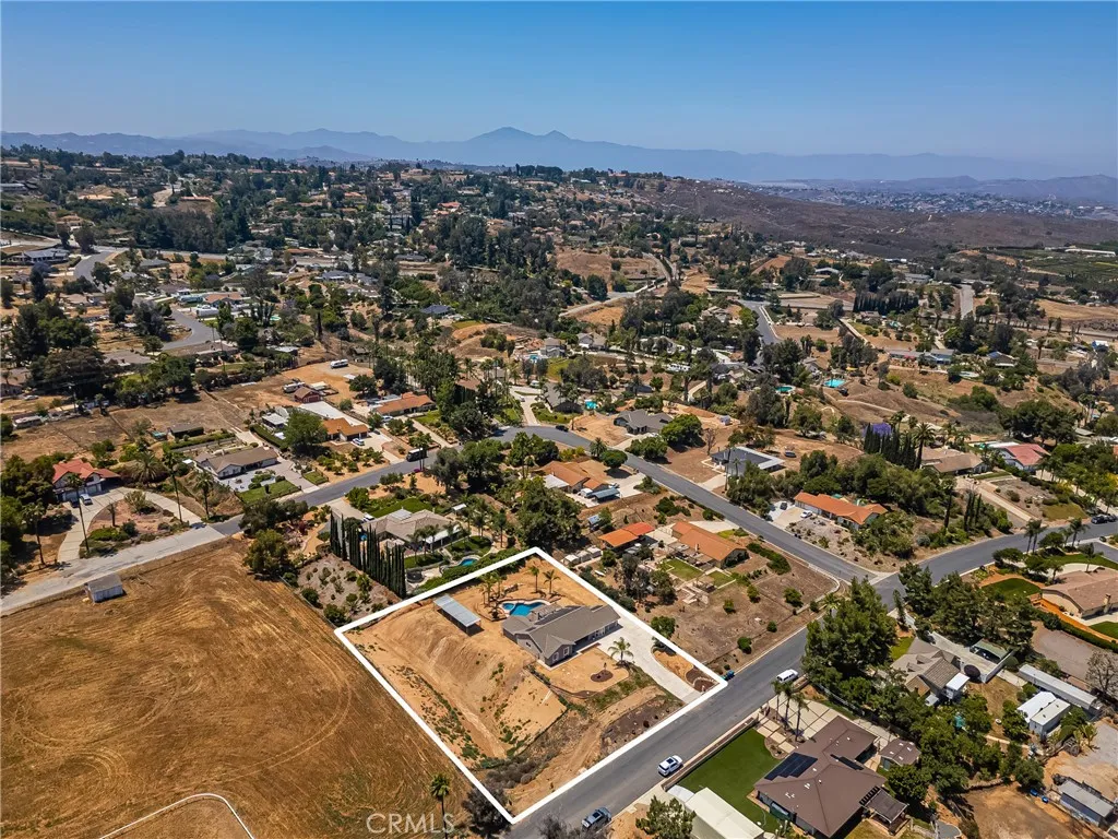 16481 Valle Vista Way, Riverside, California 92506 home-pic-66