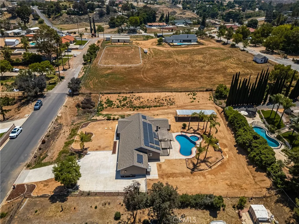 16481 Valle Vista Way, Riverside, California 92506 home-pic-3