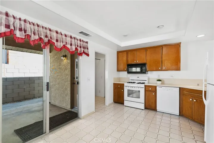 27105 Bottlebrush Lane, Menifee, California 92586