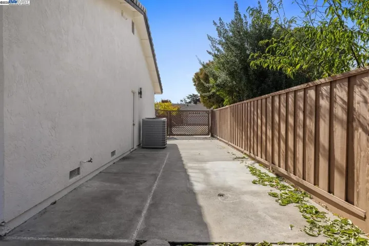 2203 Sherry, Livermore, California 94550-5727