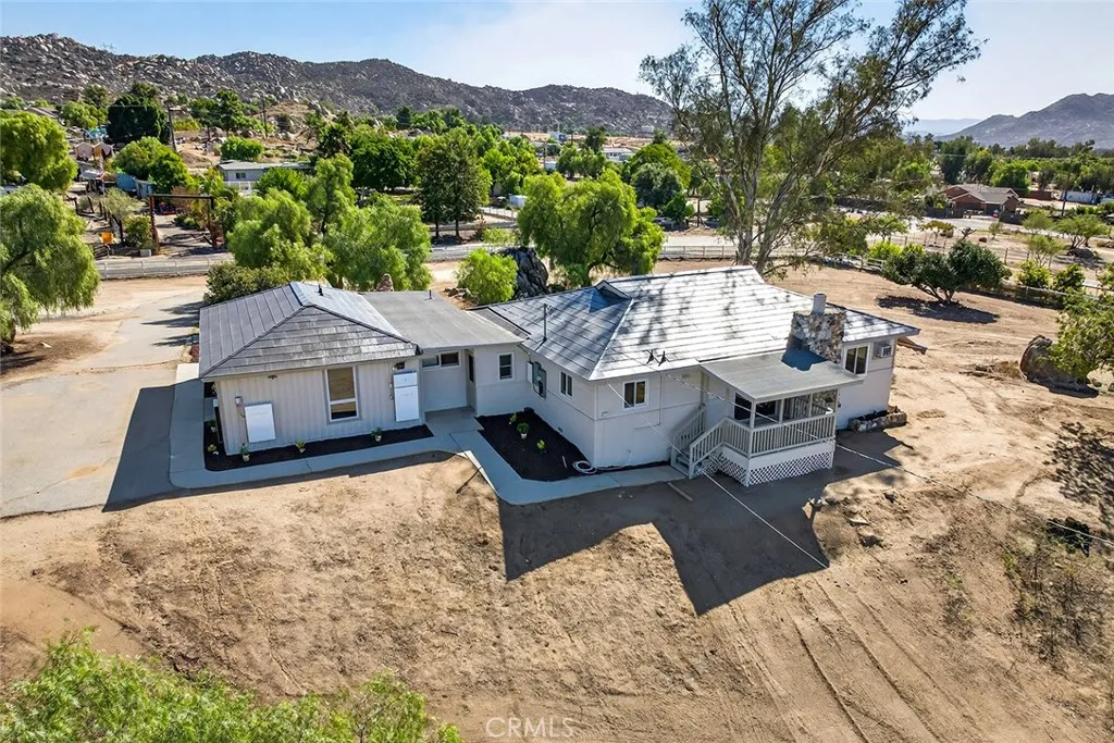 23560 Gunther Road, Menifee, California 92585 home-pic-0