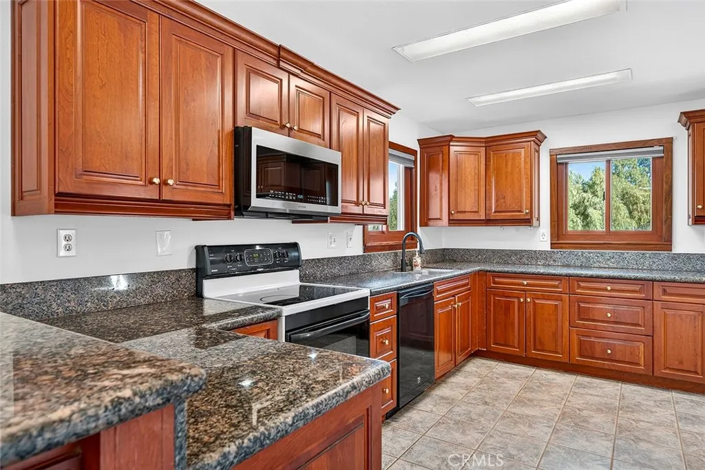 23560 Gunther Road, Menifee, California 92585 home-pic-11
