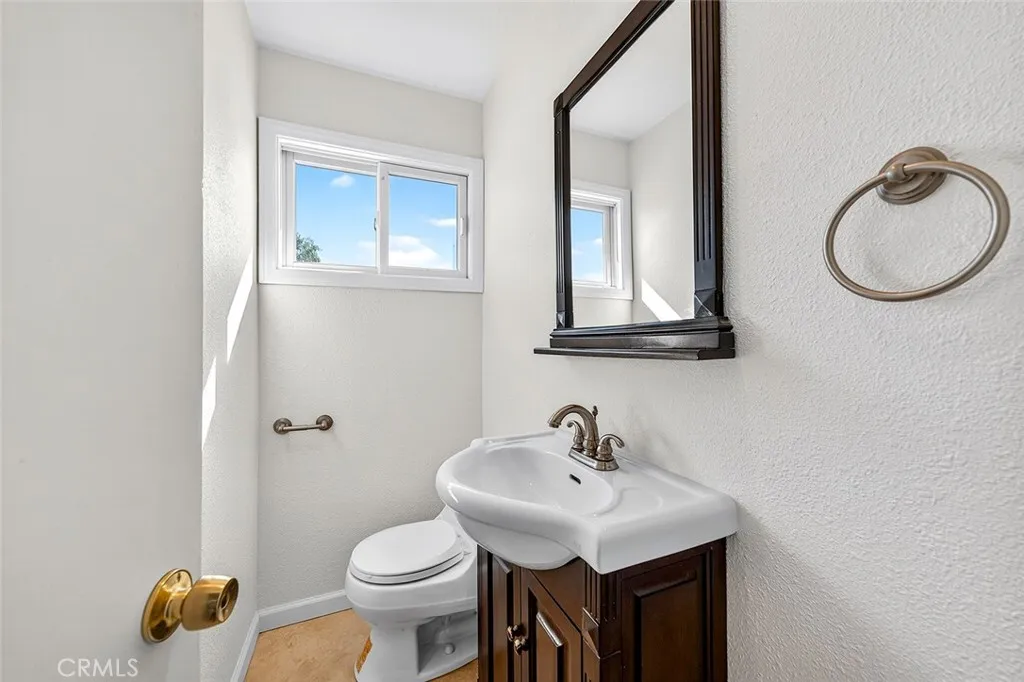 23560 Gunther Road, Menifee, California 92585 home-pic-17