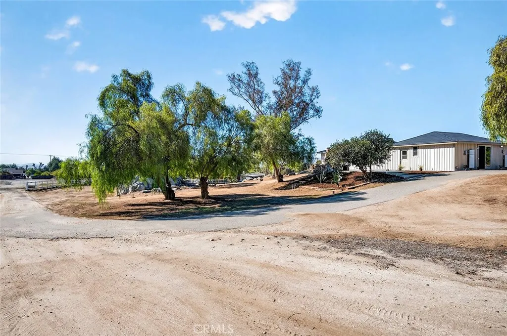 23560 Gunther Road, Menifee, California 92585 home-pic-38
