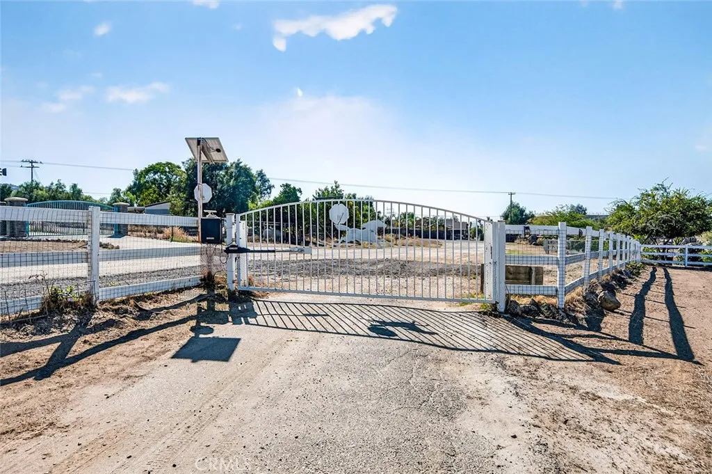 23560 Gunther Road, Menifee, California 92585 home-pic-37