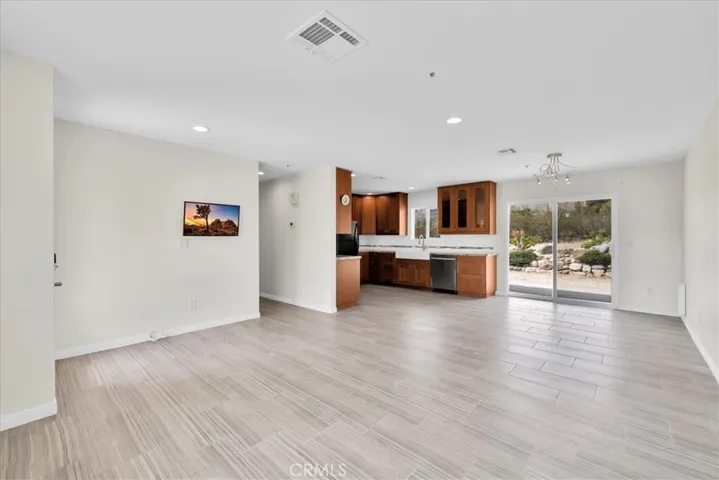 LIVING / DINING AREAS
